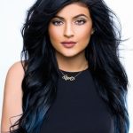 Siyah Mavi Hafif Dalgalı Saç Modeli Trendy